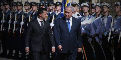 Ukrainian President Volodymyr Zelensky(L) and Israeli Prime Minister Benjamin Netanyahu, 2019