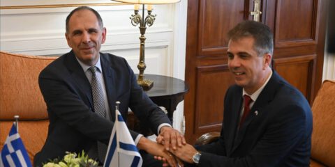 Minister of Foreign Affairs of Greece met with his Israeli counterpart Handshake of the Minister of Foreign Affairs of Israel Eli Cohen