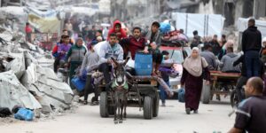 Displaced Palestinians flee