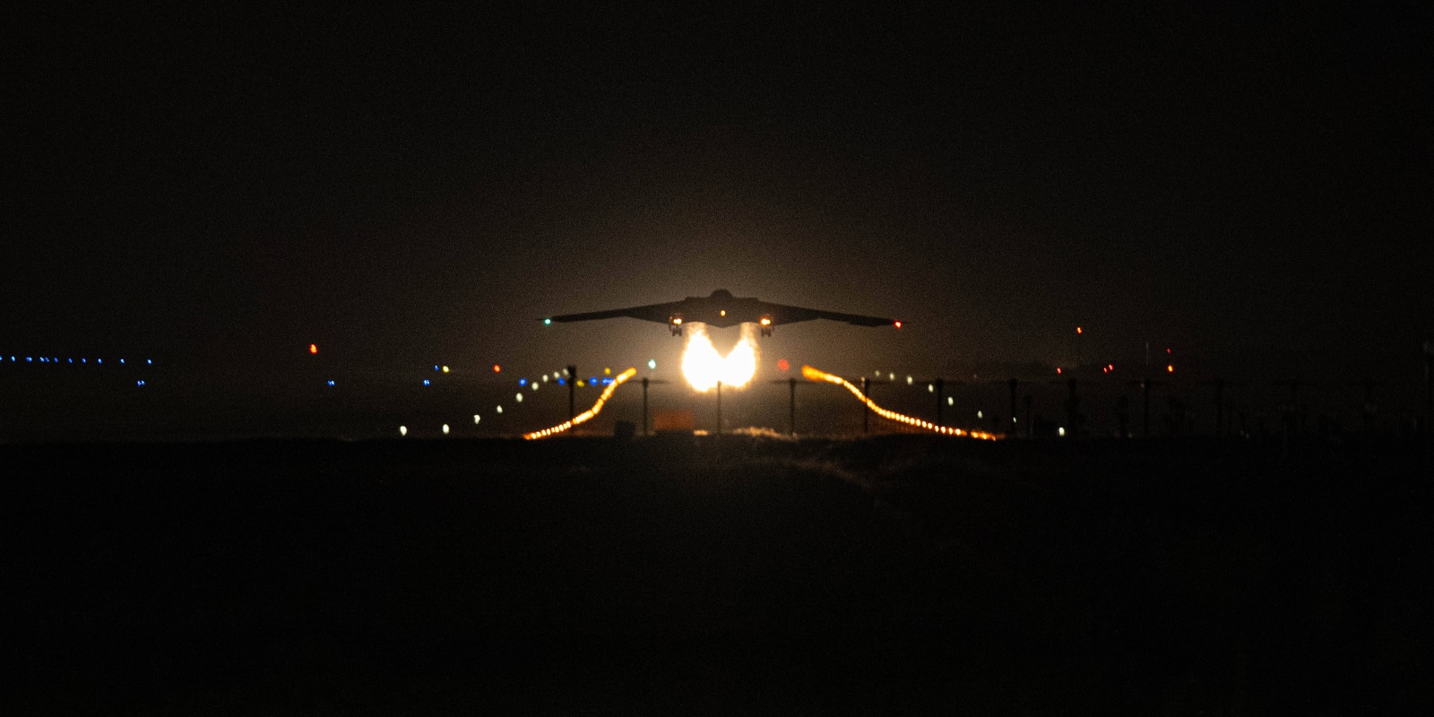 June 20, 2025, Knob Noster, Mo, United States: A U.S. Air Force B-2 Spirit stealth strategic bomber, assigned to the 509th Bomb Wing, takes off in support of Operation Midnight Hammer at Whiteman Air Force Base, June 20, 2025 in Knob Noster, Missouri. Operation Midnight Hammer involved dropping 30,000-pound bunker buster bombs on Iranian nuclear sites. Knob Noster United States - ZUMAp138 20250620_zaa_p138_003