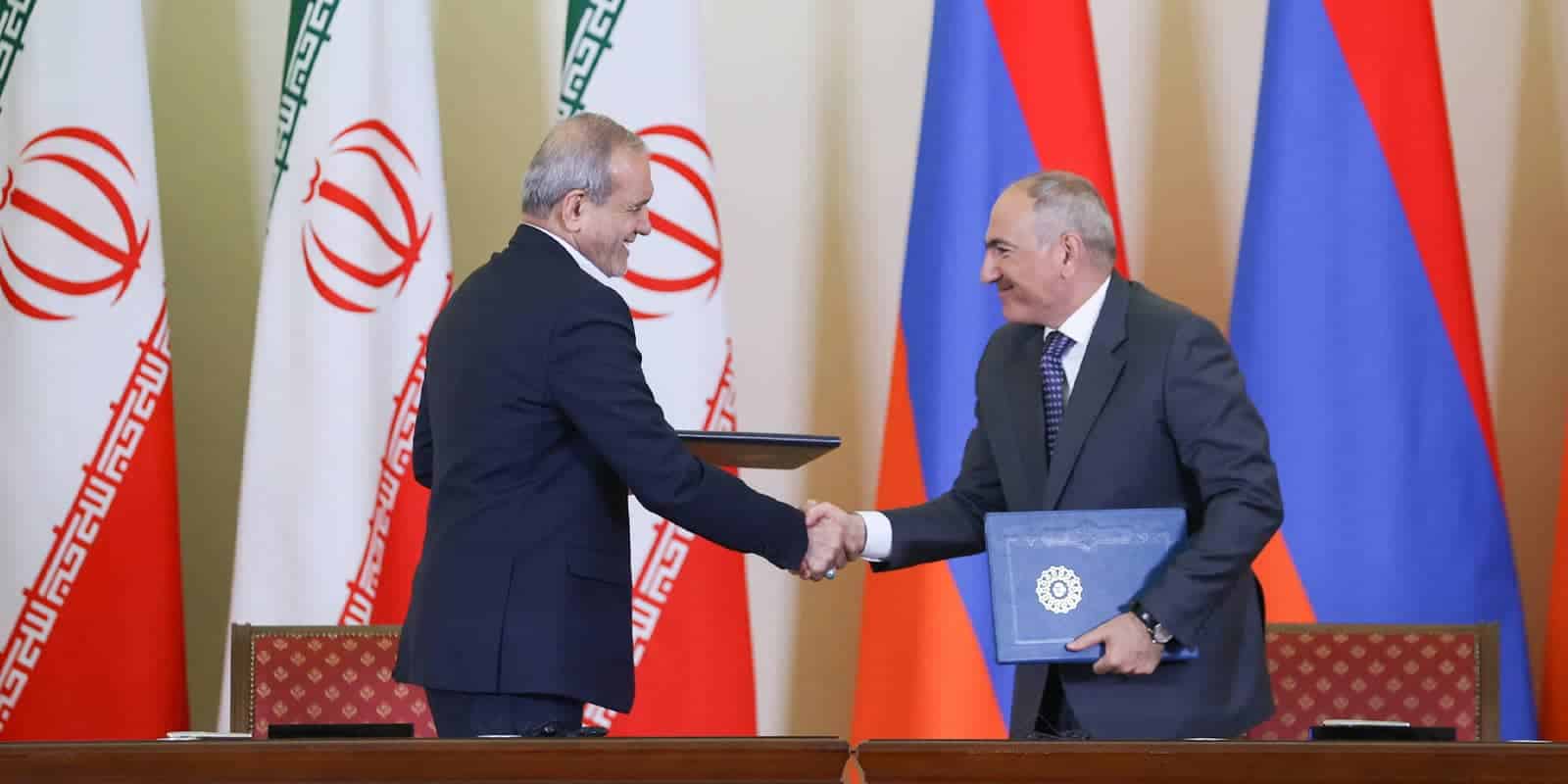 Iranian President, Masoud Pezeshkian, and Armenian Prime Minister, Nikol Pashinyan, sign a joint statement and cooperation documents Iranian President, Masoud Pezeshkian, and Armenian Prime Minister, Nikol Pashinyan, sign a joint statement and cooperation documents in Yerevan, Armenia, on August 19, 2025. Photo by Iranian Presidency Office Yerevan Yerevan Armenia 190825_Armenia_IPO_1_00(2) Copyright: xapaimagesxIranianxPresidencyxOfficex xapaimagesx