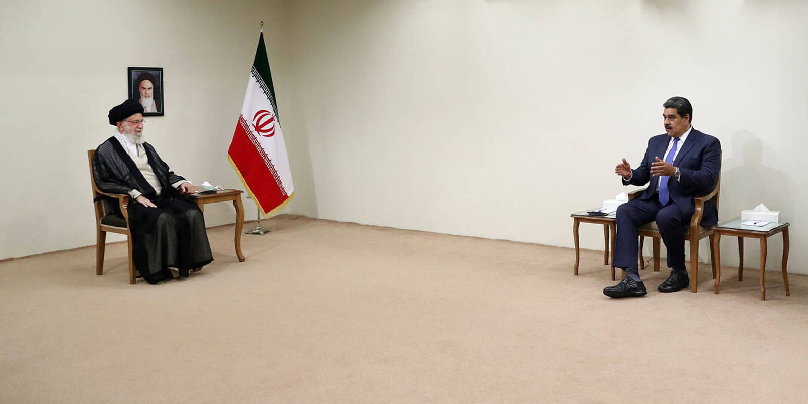 Venezuela President Maduro Visits Iran 2022 June 11, 2022, Tehran, Tehran, Iran: A handout photo made available by the Iranian supreme leader s office shows Iranian supreme leader Ayatollah ALI KHAMENEI (L) talks to Iranian president EBRAHIM RAISI (R) and Venezuelan President NICOLAS MADURO (C) during a meeting in Tehran, Iran, 11 June 2022. Alongside the likes of Russia, China, Cuba, and Turkey, Iran is one of Venezuela s main allies, and like Venezuela, it is subject to tough US sanctions. Iran is the third country that Maduro is visiting this week after trips to Turkey and Algeria. Copyright: xIranianxSupremexLeader sxOfficex