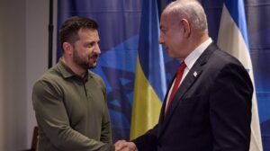 September 20, 2023, New York, New York, USA: Ukrainian President VOLODYMYR ZELENSKY, left, shakes hands with Israeli Prime Minister BENJAMIN NETANYAHU, right, prior to the start of their bilateral meeting, at the United Nations headquarters. New York USA - ZUMA 20230920_new_z03_005 Copyright: xUkrainexPresidencyx
