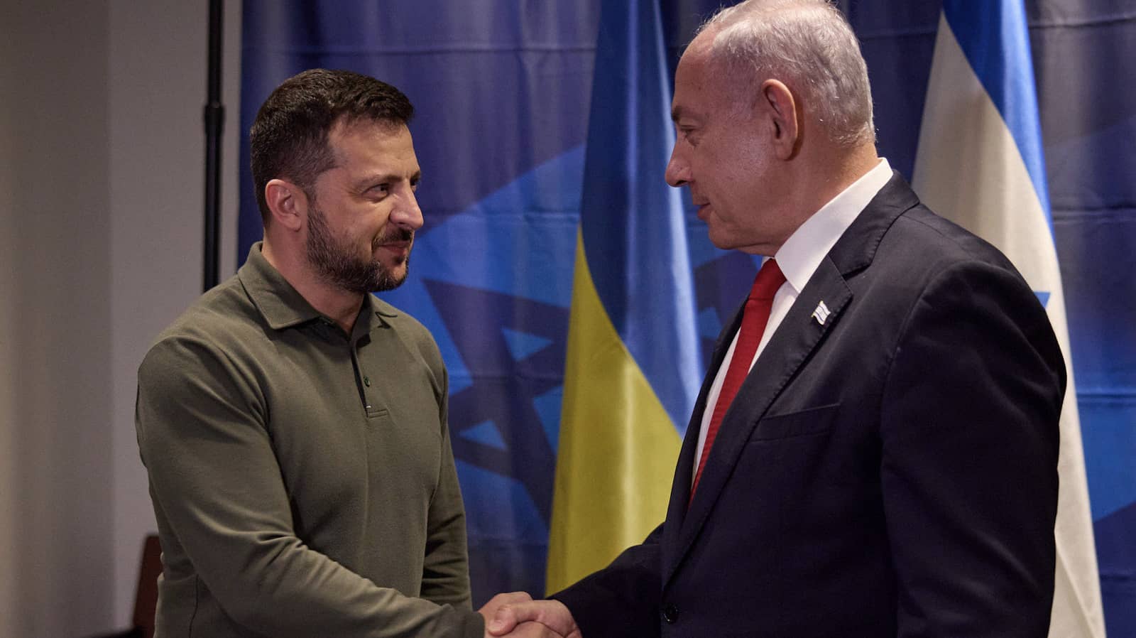 September 20, 2023, New York, New York, USA: Ukrainian President VOLODYMYR ZELENSKY, left, shakes hands with Israeli Prime Minister BENJAMIN NETANYAHU, right, prior to the start of their bilateral meeting, at the United Nations headquarters. New York USA - ZUMA 20230920_new_z03_005 Copyright: xUkrainexPresidencyx